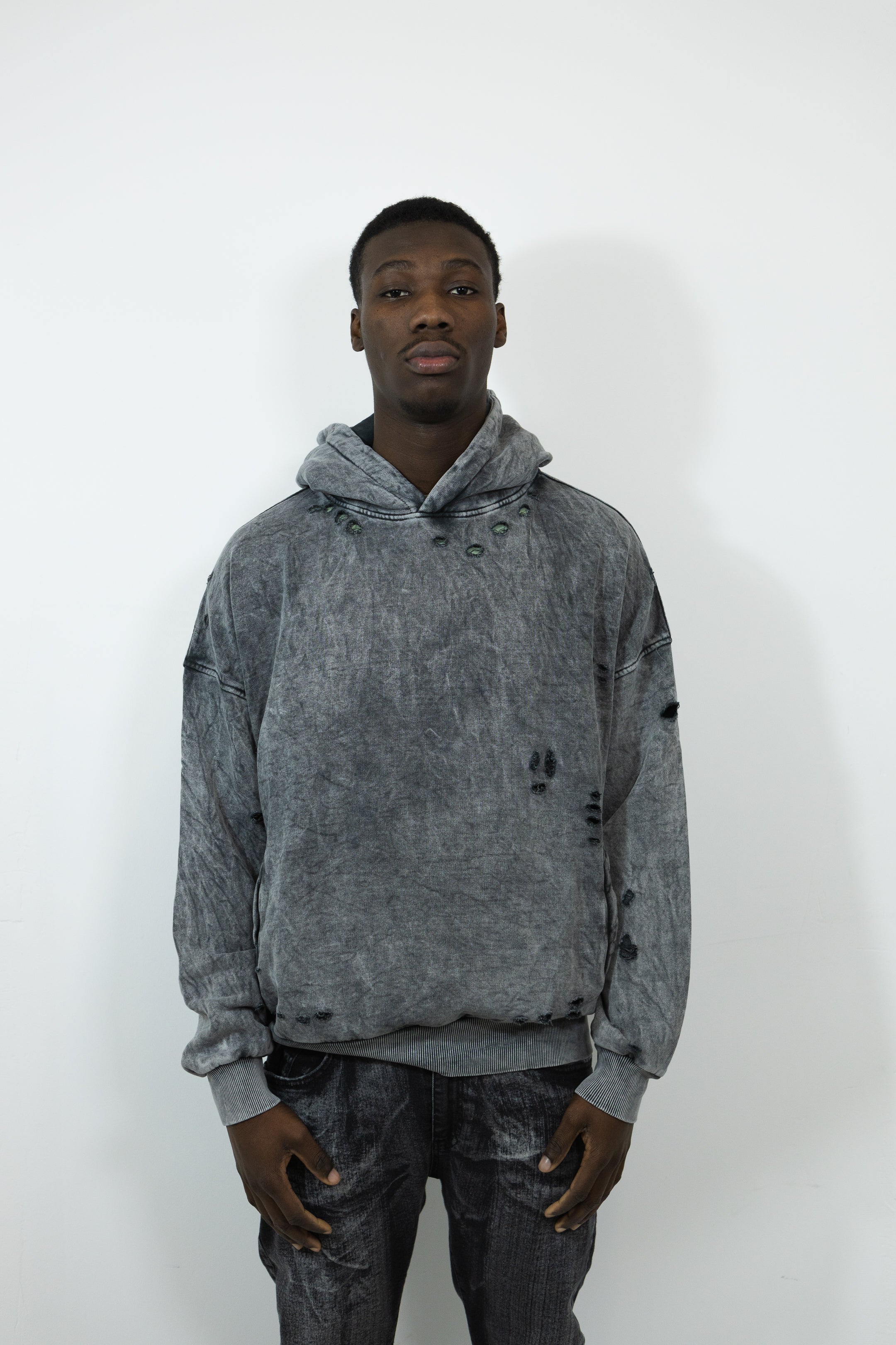 HOODIE TROUÉ BOXY FIT