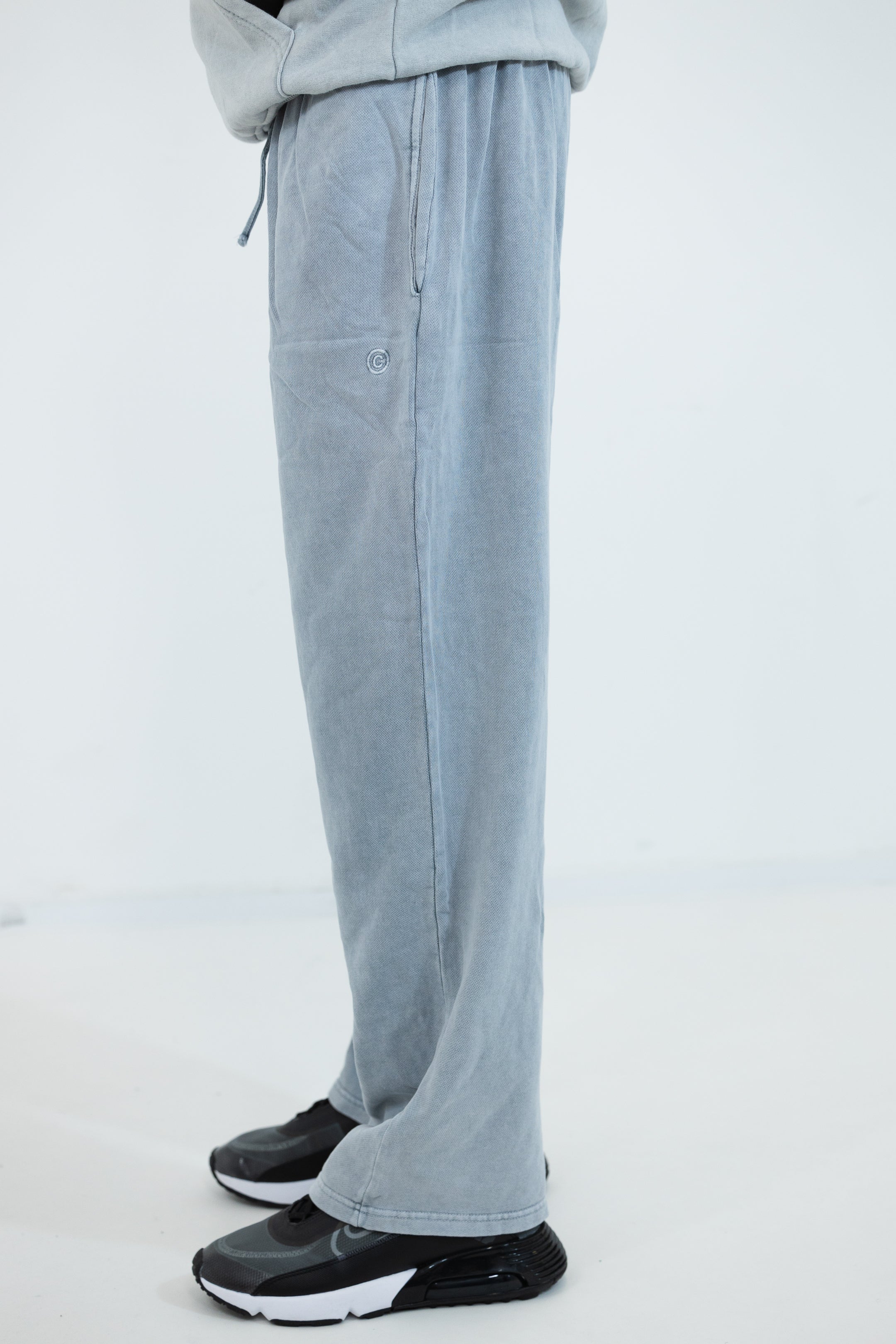JOGGING AMPLE AVEC EFFET WASHED