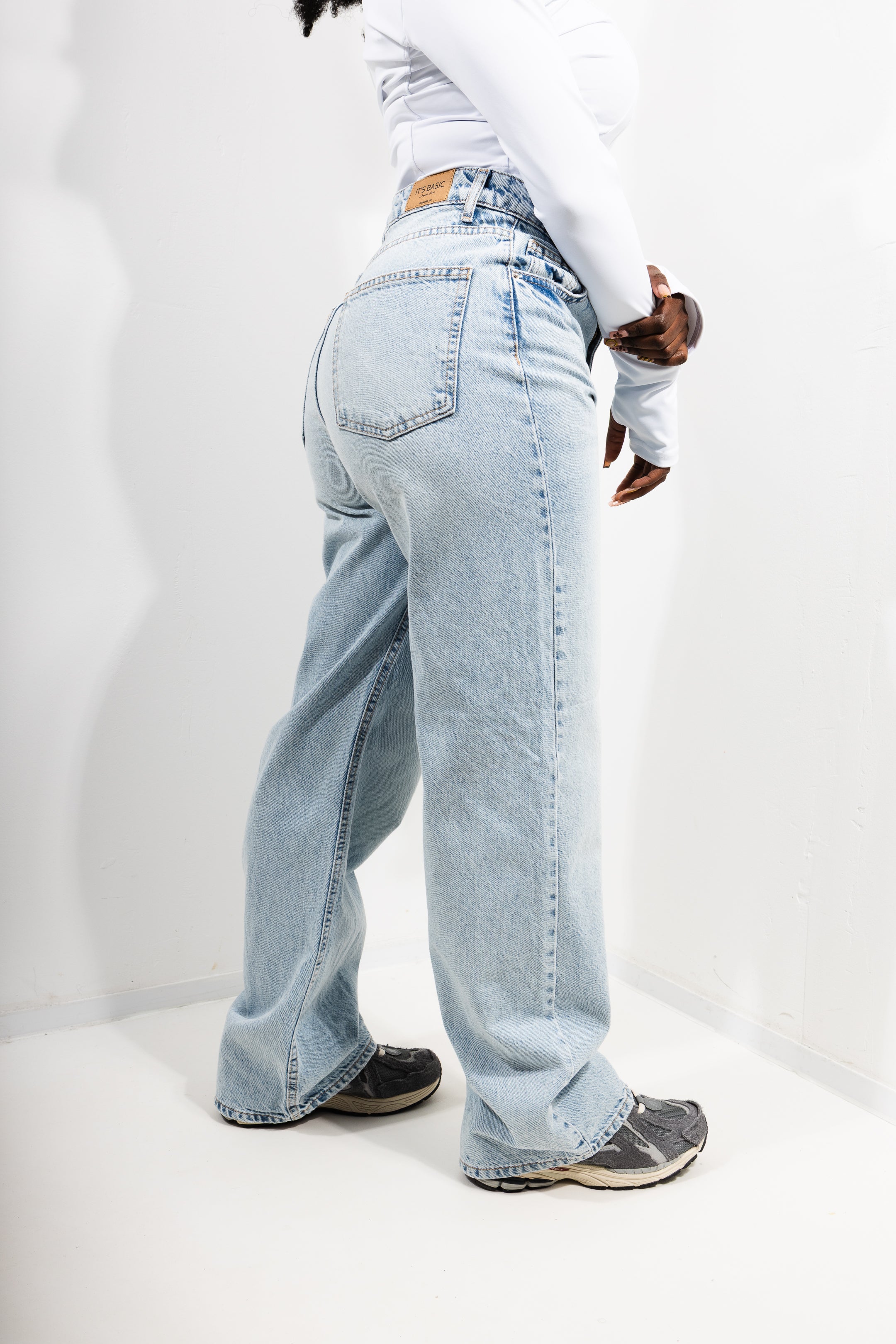 JEAN STRAIGHT FIT