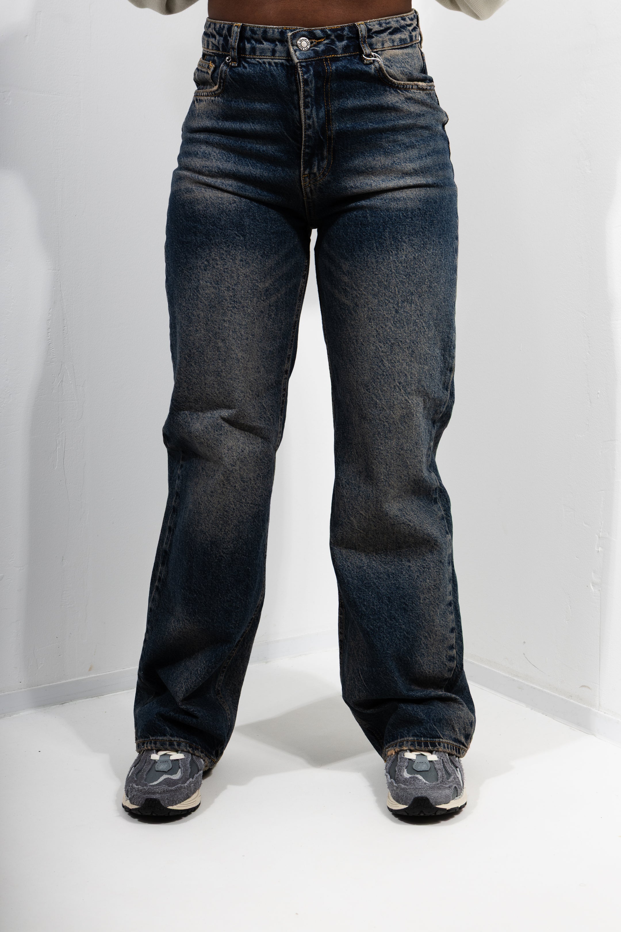 JEAN STRAIGHT FIT WASHED