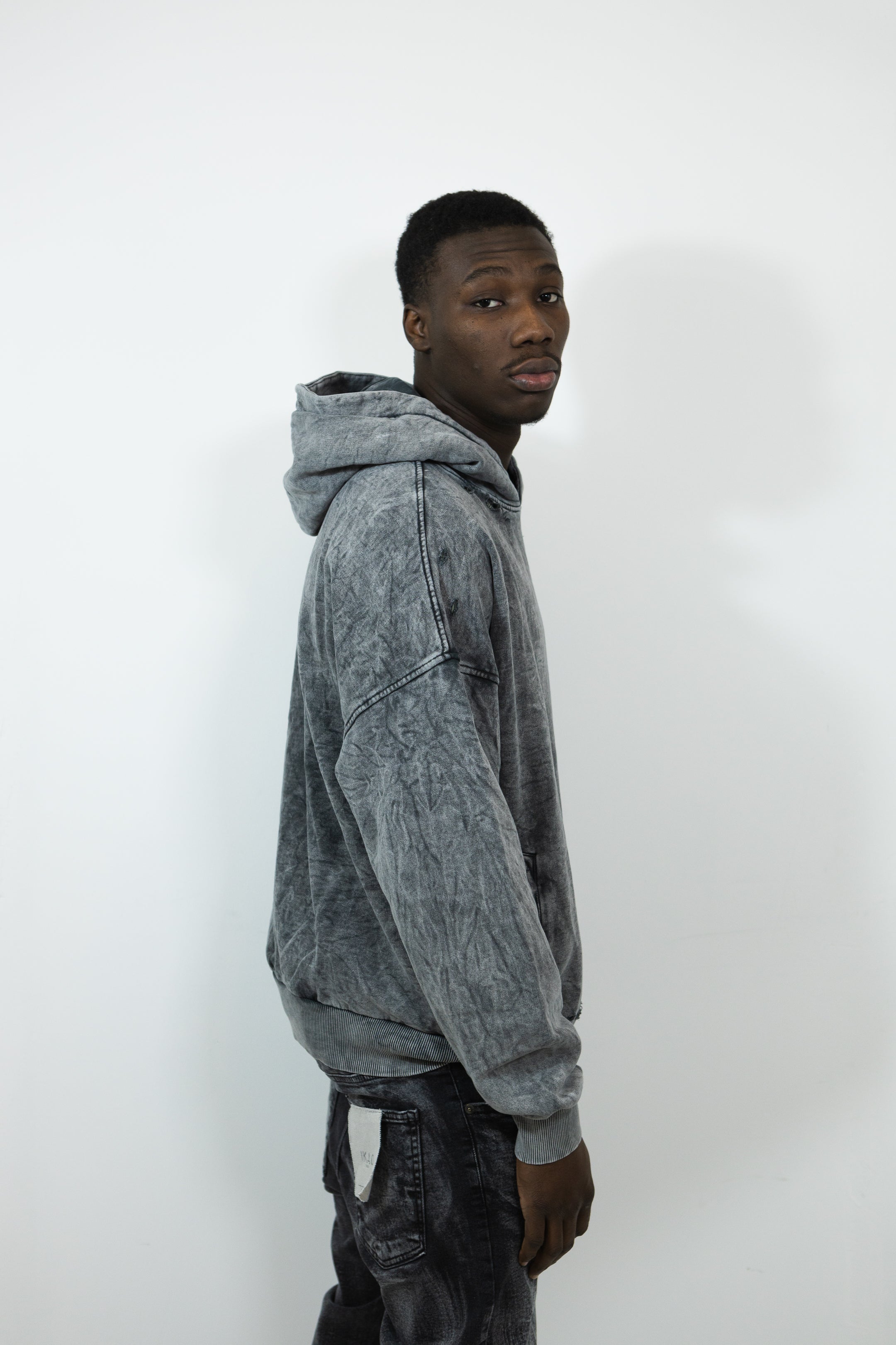 HOODIE TROUÉ BOXY FIT