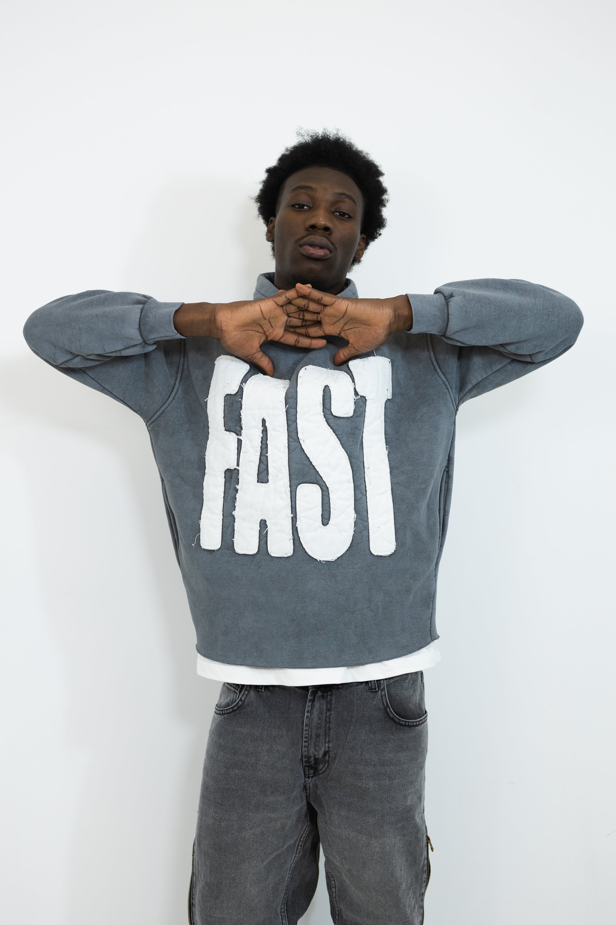 HOODIE FAST BRODÉ